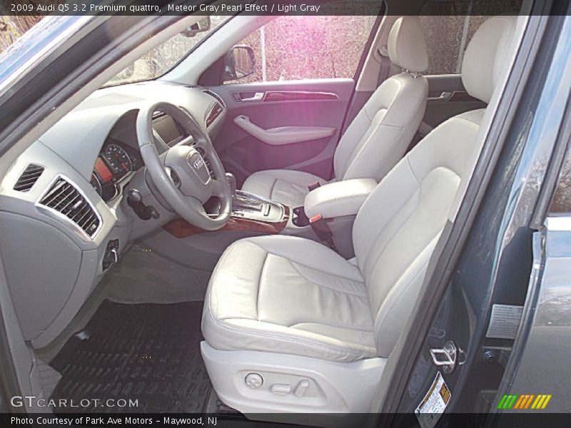 Meteor Gray Pearl Effect / Light Gray 2009 Audi Q5 3.2 Premium quattro
