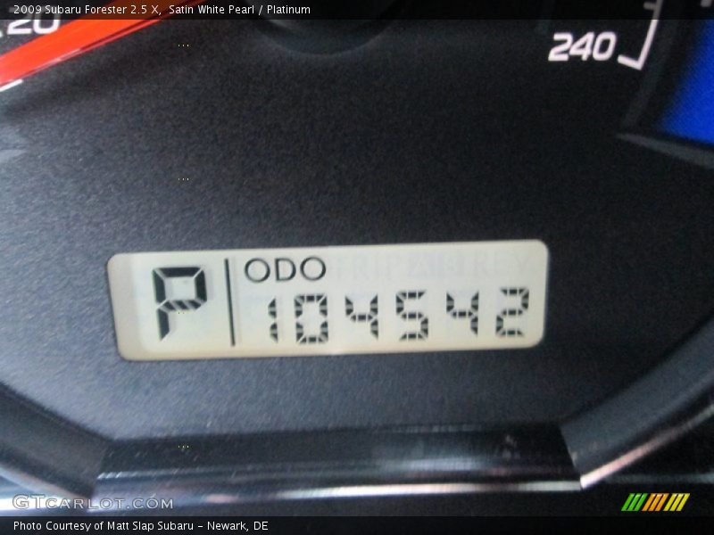 Satin White Pearl / Platinum 2009 Subaru Forester 2.5 X