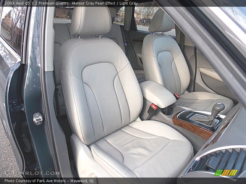Meteor Gray Pearl Effect / Light Gray 2009 Audi Q5 3.2 Premium quattro