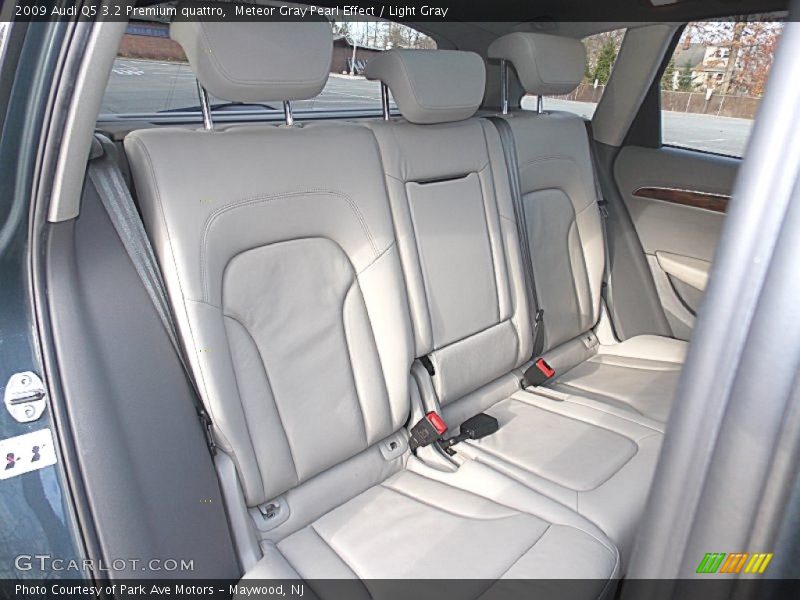 Meteor Gray Pearl Effect / Light Gray 2009 Audi Q5 3.2 Premium quattro