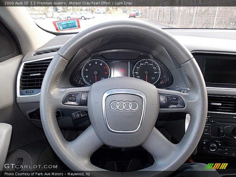 Meteor Gray Pearl Effect / Light Gray 2009 Audi Q5 3.2 Premium quattro