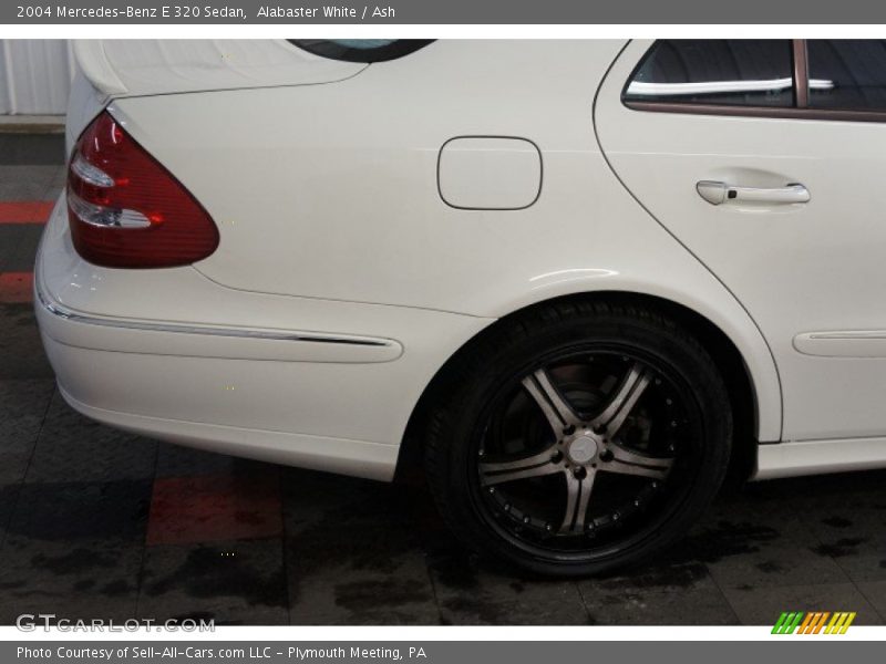 Alabaster White / Ash 2004 Mercedes-Benz E 320 Sedan