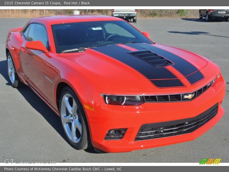 Front 3/4 View of 2015 Camaro SS Coupe