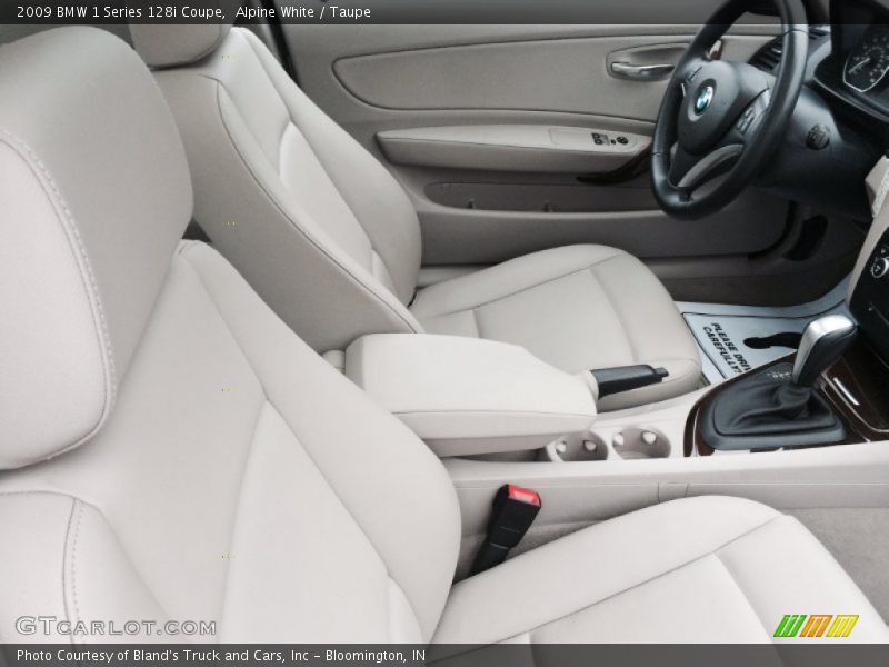 Alpine White / Taupe 2009 BMW 1 Series 128i Coupe