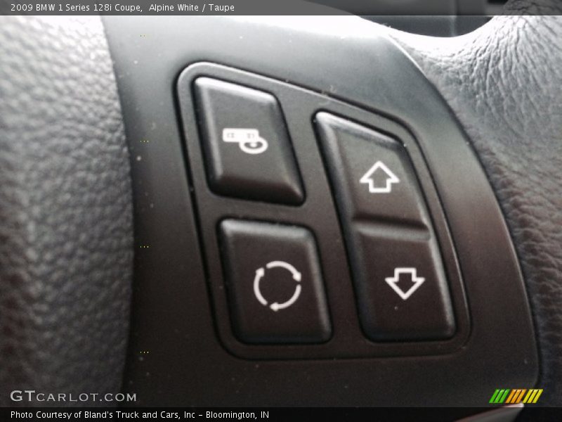 Alpine White / Taupe 2009 BMW 1 Series 128i Coupe