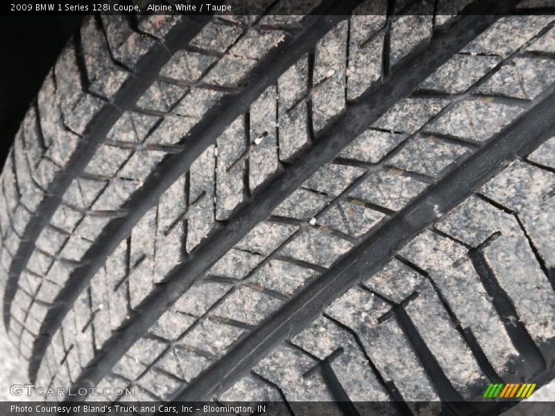 Alpine White / Taupe 2009 BMW 1 Series 128i Coupe
