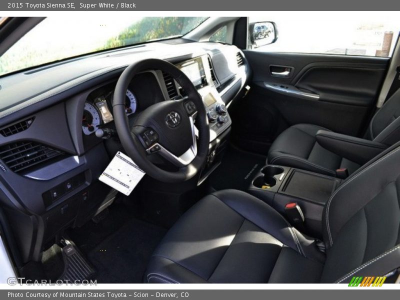 Super White / Black 2015 Toyota Sienna SE