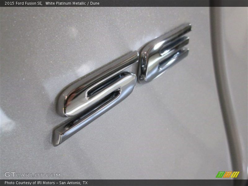 White Platinum Metallic / Dune 2015 Ford Fusion SE