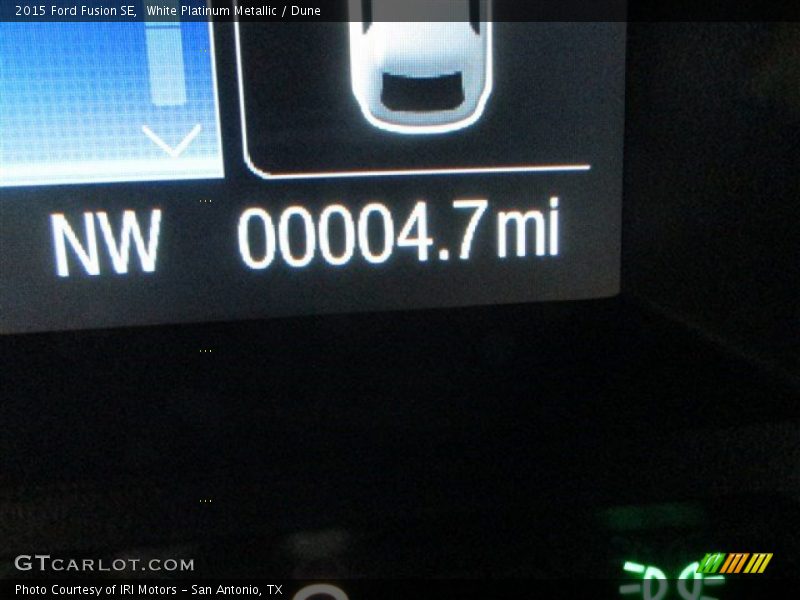 White Platinum Metallic / Dune 2015 Ford Fusion SE