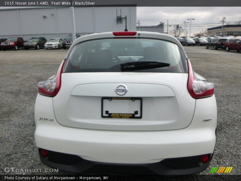Pearl White / Black/Silver 2015 Nissan Juke S AWD