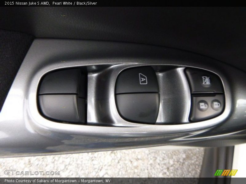 Pearl White / Black/Silver 2015 Nissan Juke S AWD