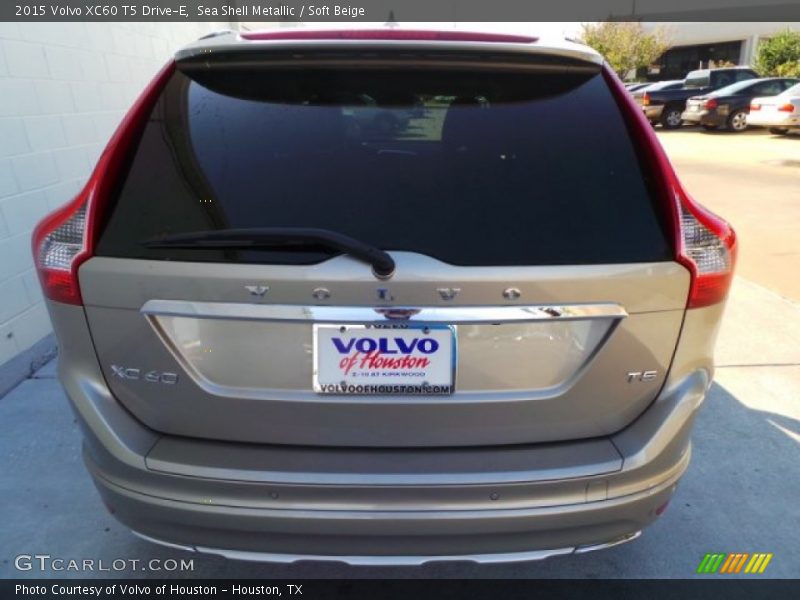 Sea Shell Metallic / Soft Beige 2015 Volvo XC60 T5 Drive-E
