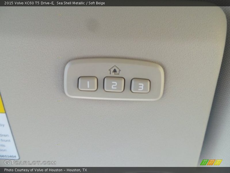 Sea Shell Metallic / Soft Beige 2015 Volvo XC60 T5 Drive-E
