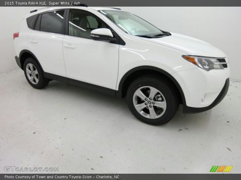 Super White / Ash 2015 Toyota RAV4 XLE