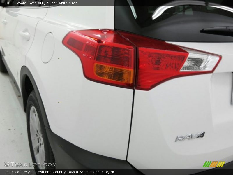 Super White / Ash 2015 Toyota RAV4 XLE