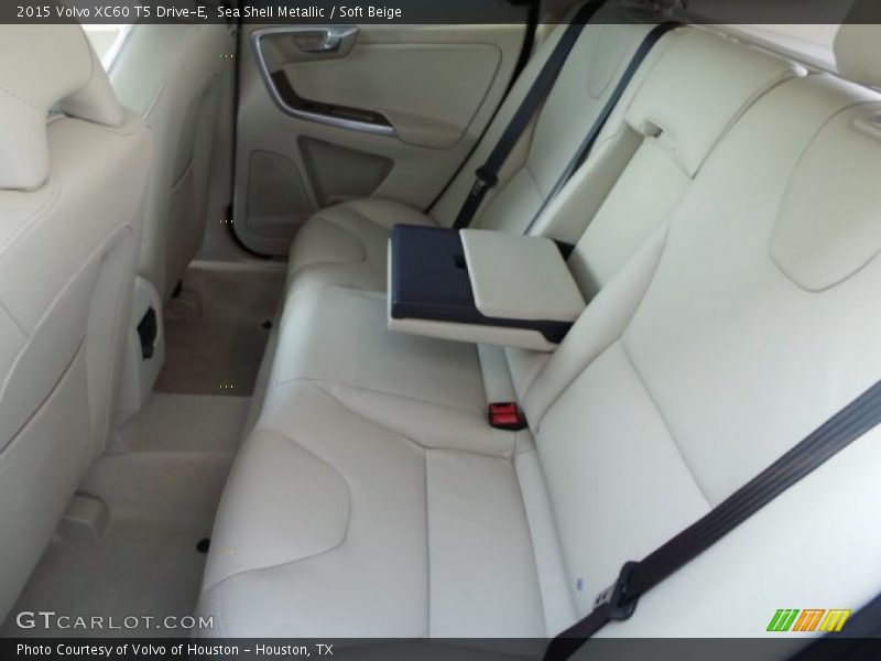 Sea Shell Metallic / Soft Beige 2015 Volvo XC60 T5 Drive-E
