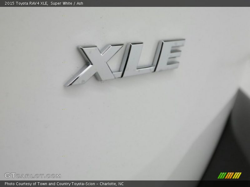 Super White / Ash 2015 Toyota RAV4 XLE