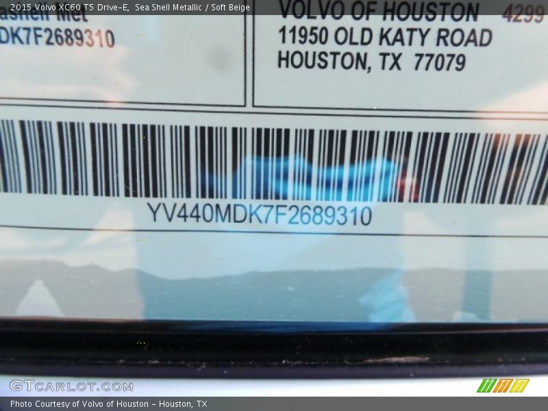 Sea Shell Metallic / Soft Beige 2015 Volvo XC60 T5 Drive-E