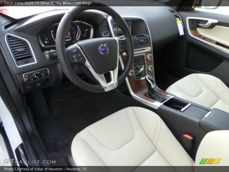 Ice White / Soft Beige 2015 Volvo XC60 T5 Drive-E