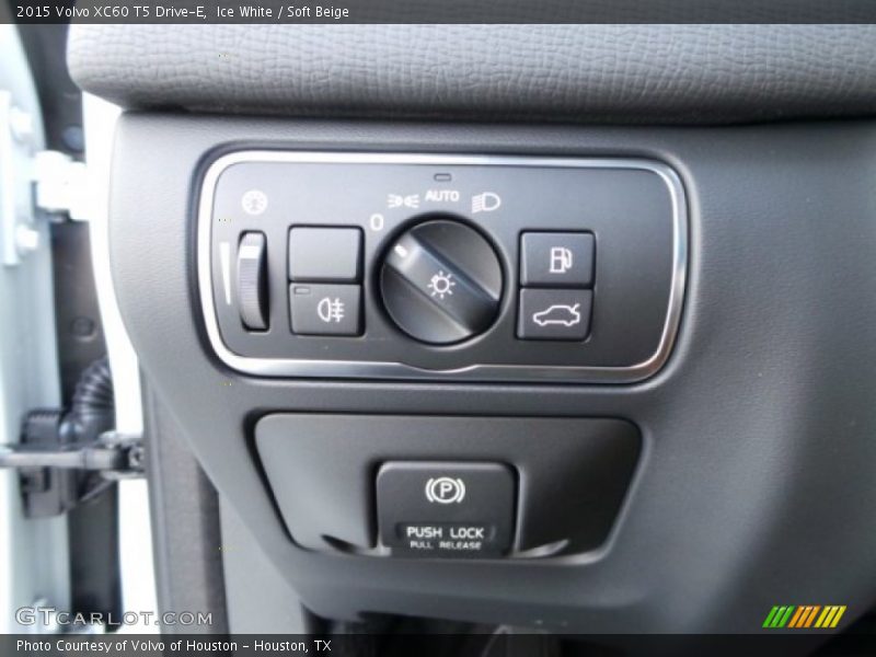 Ice White / Soft Beige 2015 Volvo XC60 T5 Drive-E