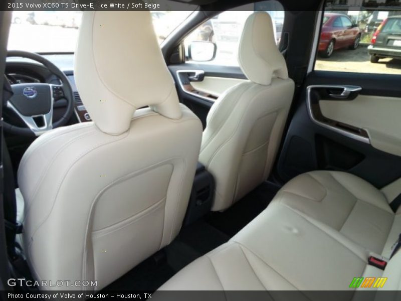Ice White / Soft Beige 2015 Volvo XC60 T5 Drive-E