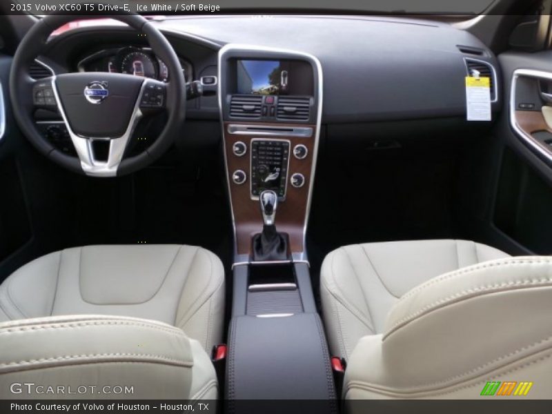 Ice White / Soft Beige 2015 Volvo XC60 T5 Drive-E