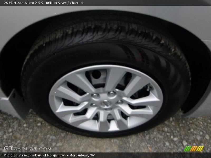 Brilliant Silver / Charcoal 2015 Nissan Altima 2.5 S