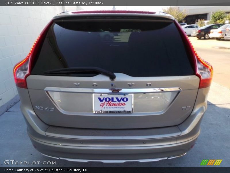 Sea Shell Metallic / Off Black 2015 Volvo XC60 T5 Drive-E