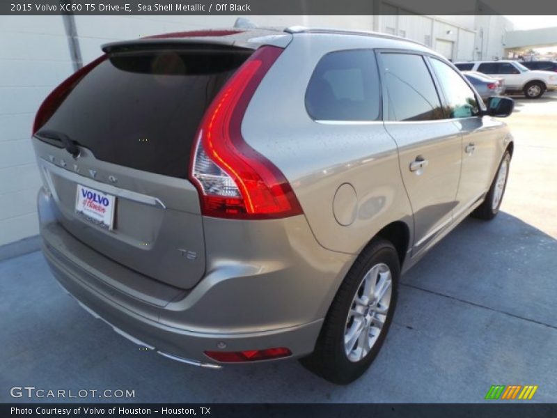 Sea Shell Metallic / Off Black 2015 Volvo XC60 T5 Drive-E