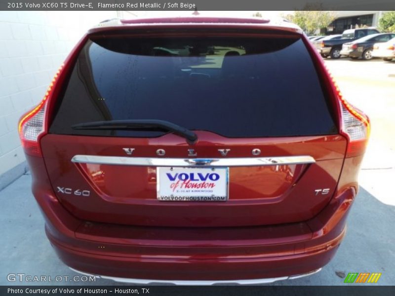 Flamenco Red Metallic / Soft Beige 2015 Volvo XC60 T5 Drive-E