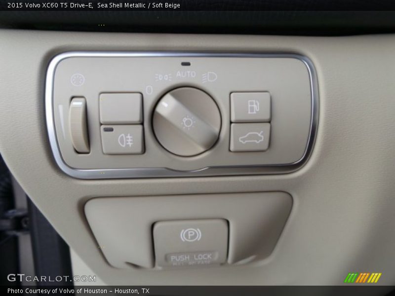 Sea Shell Metallic / Soft Beige 2015 Volvo XC60 T5 Drive-E