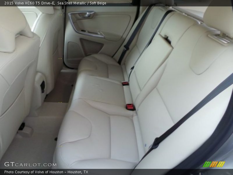 Sea Shell Metallic / Soft Beige 2015 Volvo XC60 T5 Drive-E