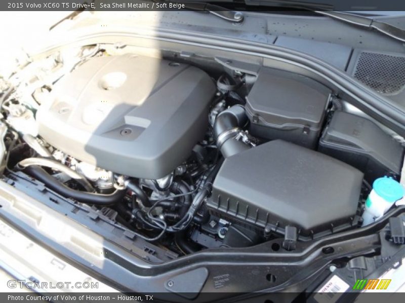 Sea Shell Metallic / Soft Beige 2015 Volvo XC60 T5 Drive-E