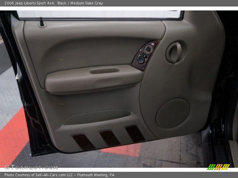 Black / Medium Slate Gray 2006 Jeep Liberty Sport 4x4