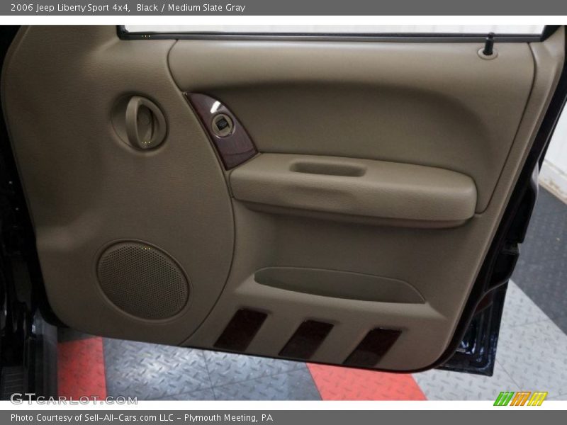 Black / Medium Slate Gray 2006 Jeep Liberty Sport 4x4