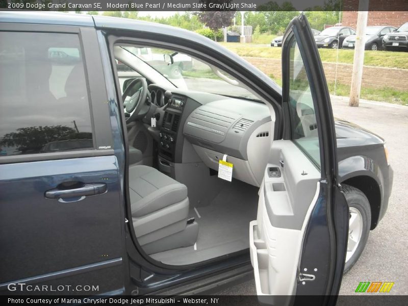 Modern Blue Pearl / Medium Slate Gray/Light Shale 2009 Dodge Grand Caravan SE