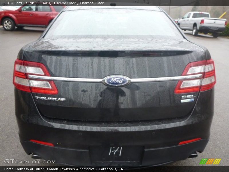 Tuxedo Black / Charcoal Black 2014 Ford Taurus SEL AWD