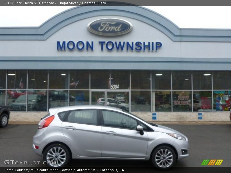 Ingot Silver / Charcoal Black 2014 Ford Fiesta SE Hatchback