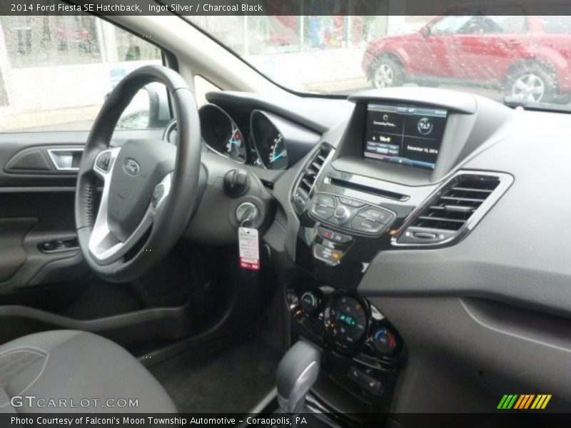 Ingot Silver / Charcoal Black 2014 Ford Fiesta SE Hatchback