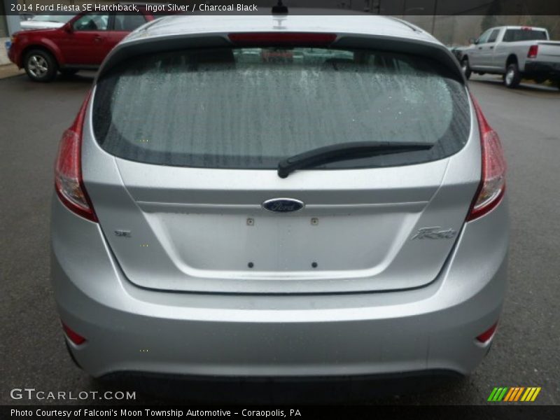 Ingot Silver / Charcoal Black 2014 Ford Fiesta SE Hatchback