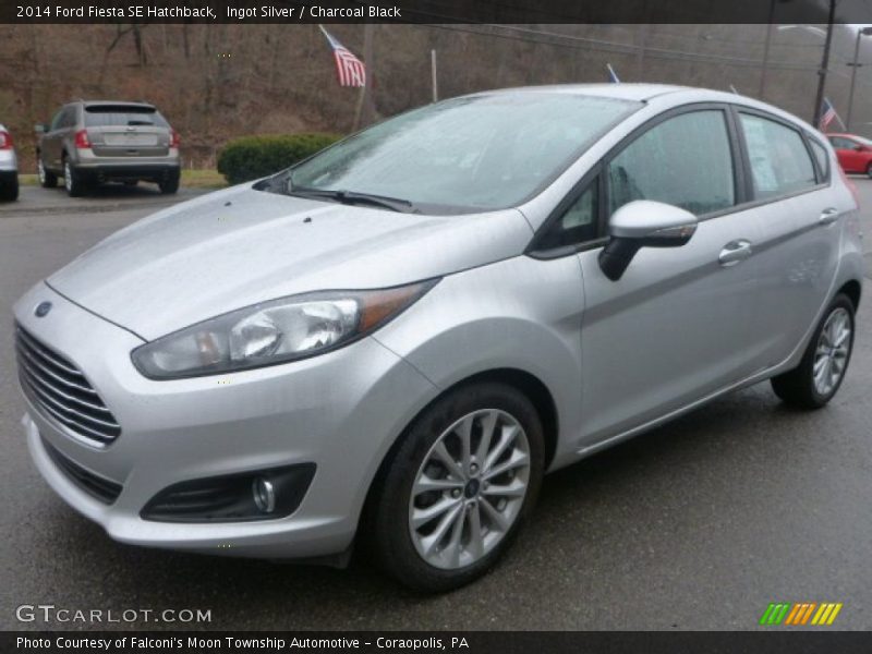 Ingot Silver / Charcoal Black 2014 Ford Fiesta SE Hatchback