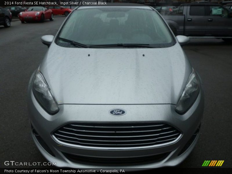 Ingot Silver / Charcoal Black 2014 Ford Fiesta SE Hatchback