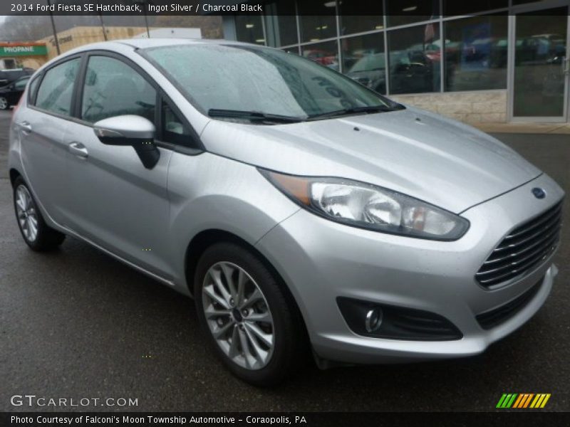 Ingot Silver / Charcoal Black 2014 Ford Fiesta SE Hatchback