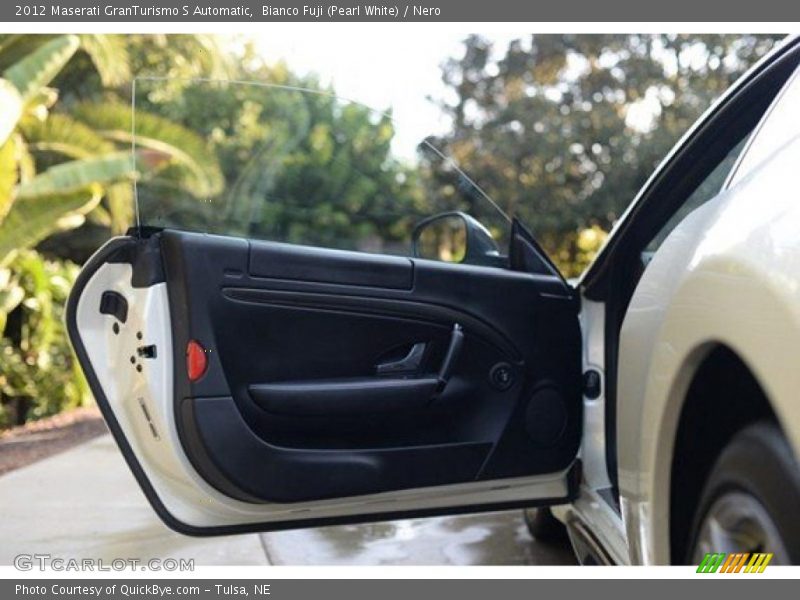 Bianco Fuji (Pearl White) / Nero 2012 Maserati GranTurismo S Automatic