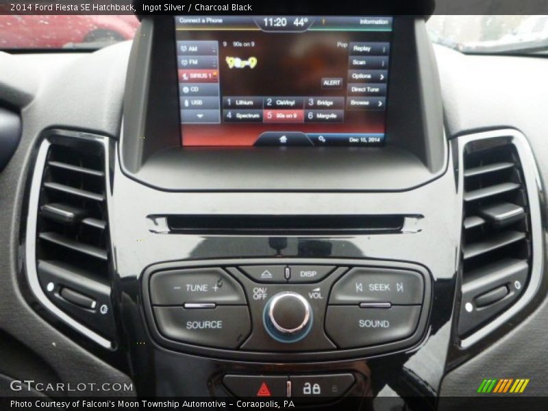 Ingot Silver / Charcoal Black 2014 Ford Fiesta SE Hatchback