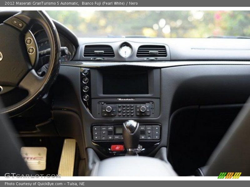 Bianco Fuji (Pearl White) / Nero 2012 Maserati GranTurismo S Automatic