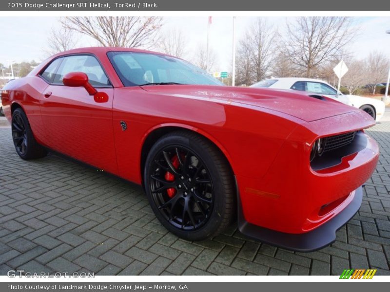 Front 3/4 View of 2015 Challenger SRT Hellcat