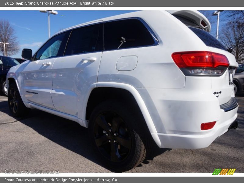 Bright White / Black 2015 Jeep Grand Cherokee Altitude 4x4