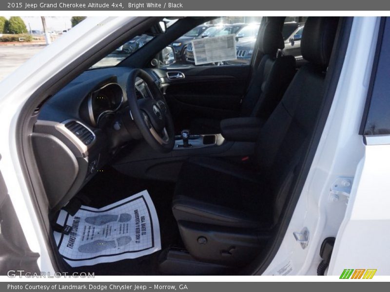 Bright White / Black 2015 Jeep Grand Cherokee Altitude 4x4