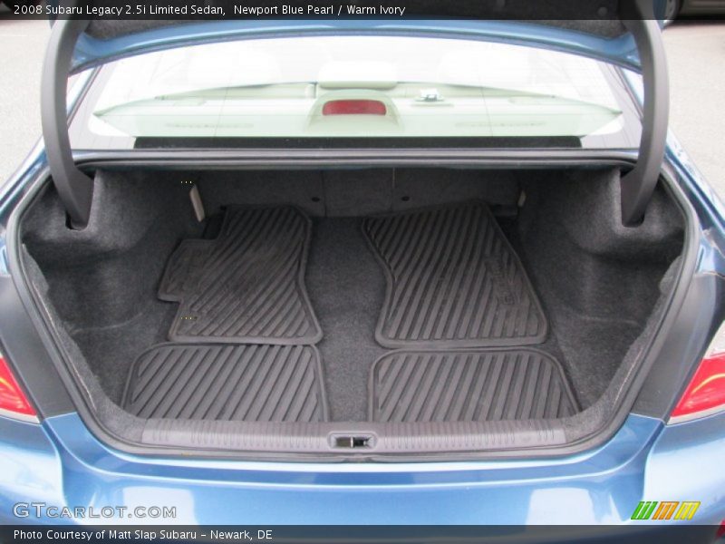  2008 Legacy 2.5i Limited Sedan Trunk